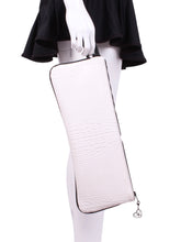 Load image into Gallery viewer, Alligator Clutch