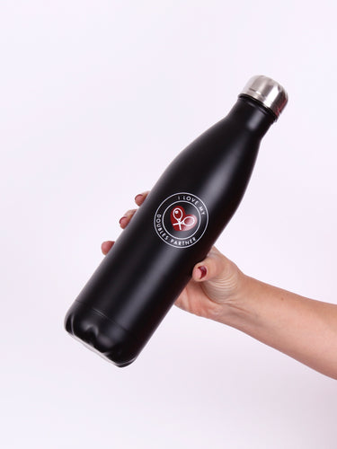 Black hot and cold drink container to keep your liquids cold or hot for 6+ hours!  This awesome bottle has the Heart + Rackets trademark logo of 