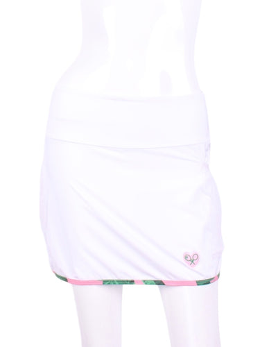 The all-new Straight Skirt is a short + fittzed pencil skirt with ball pockets on the side.  A very light and tight skirt - no shorties underneath - as the mesh pocket is on the outside of the skirt.